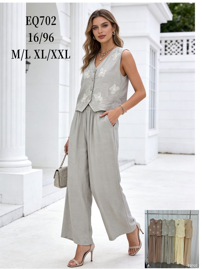 Conjunto bordados con mariposa: chaleco y pantalón