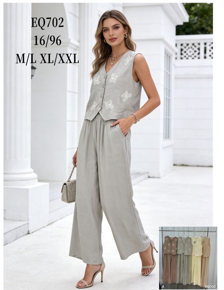 Conjunto bordados con mariposa: chaleco y pantalón