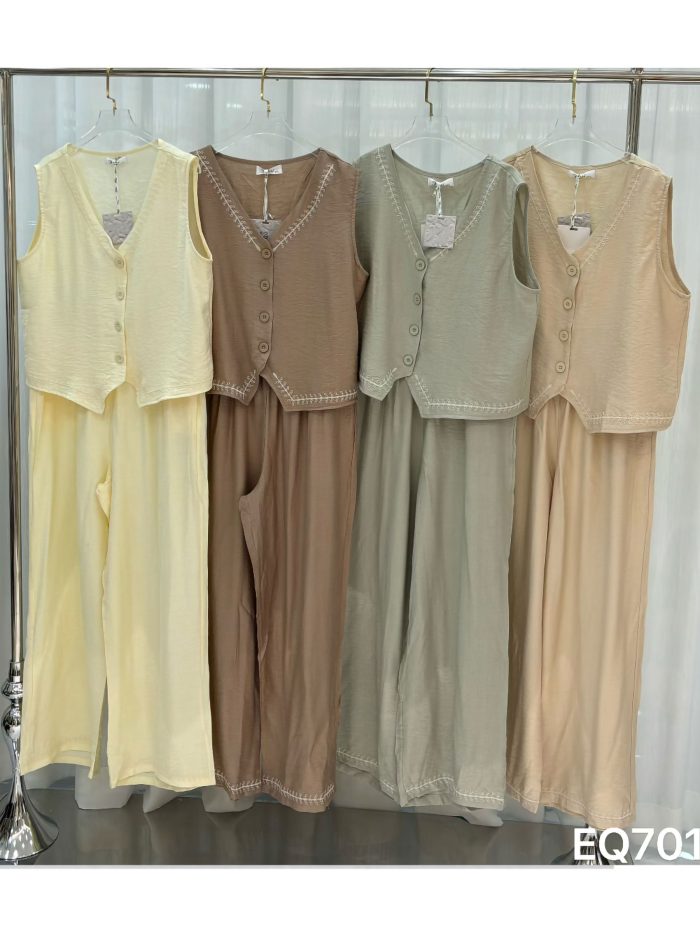 Set di rifiniture ricamate: gilet e pantaloni