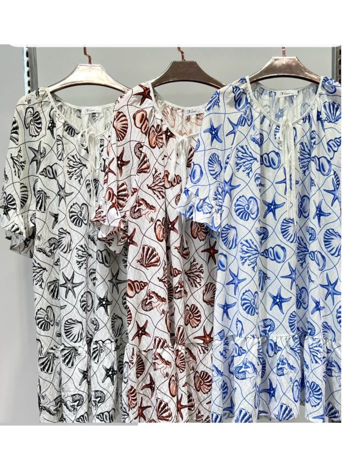 Vestido curto azul-marinho estampado com babados