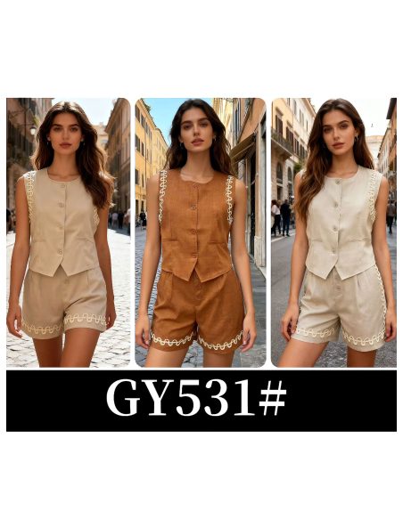 Conjunto con pasamanería: chaleco y shorts