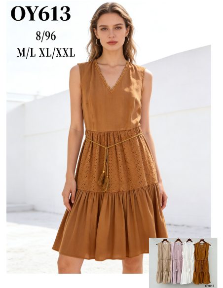 Vestido bordado sin mangas con cinturón