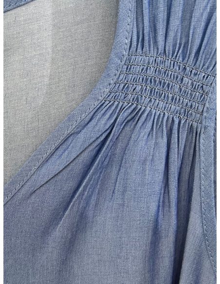 Top símil denim con frunces en hombros