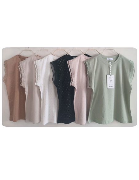 T-Shirt mit Spitzenärmeln und Strasssteinen