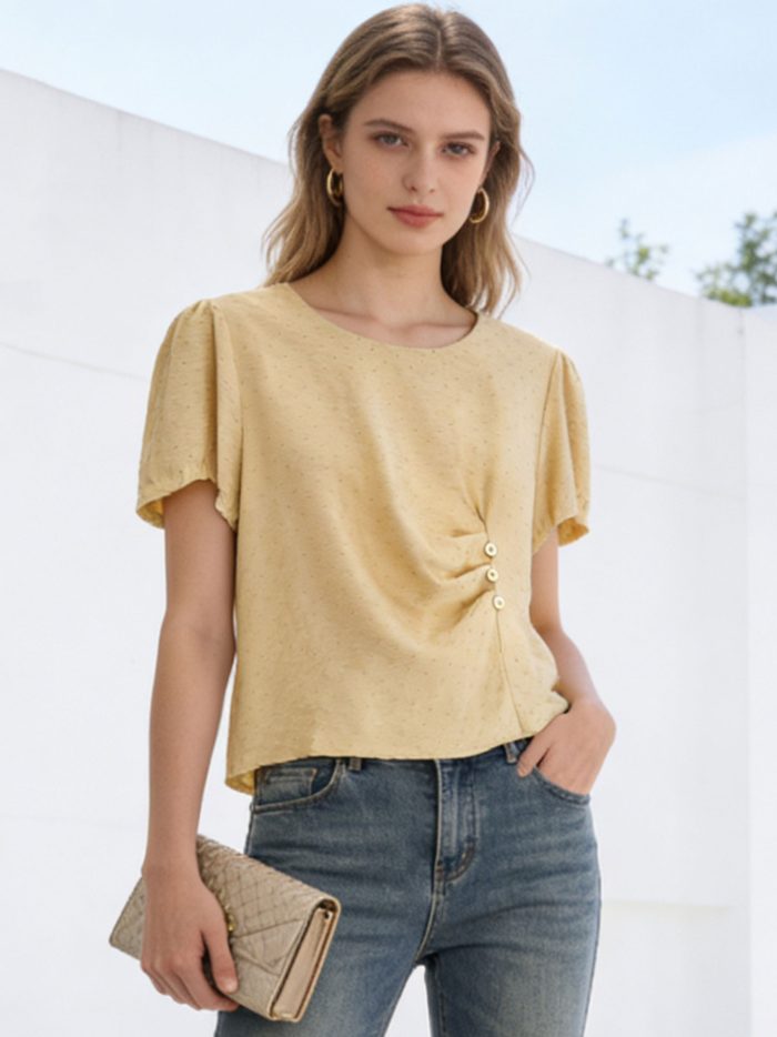 Blusa strass con frunce lateral y botones decorativos