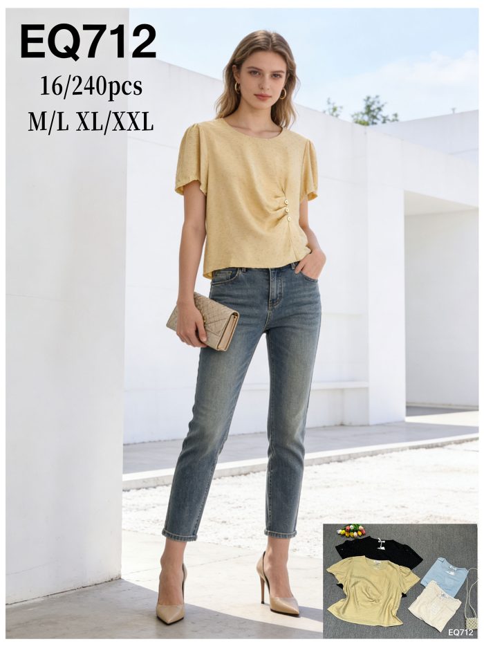 Blusa strass con frunce lateral y botones decorativos