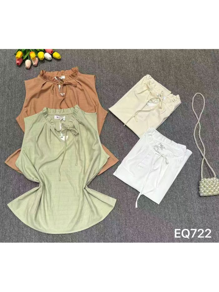 Ärmellose karierte Bluse mit Rüschenkragen