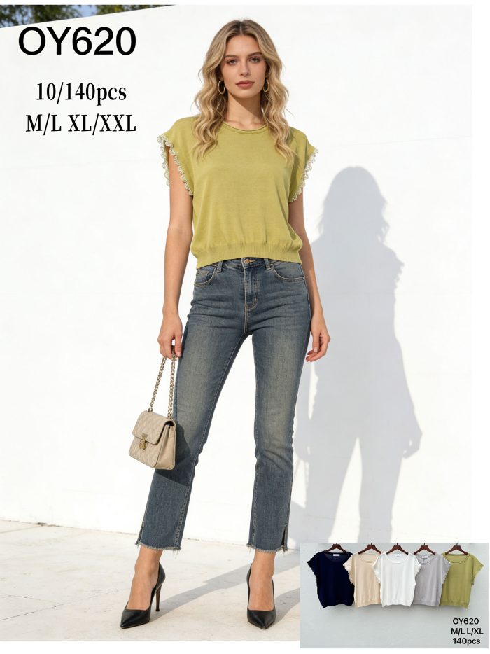 Suéter de malha fina com mangas de renda.