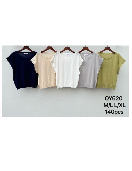 Suéter de malha fina com mangas de renda.