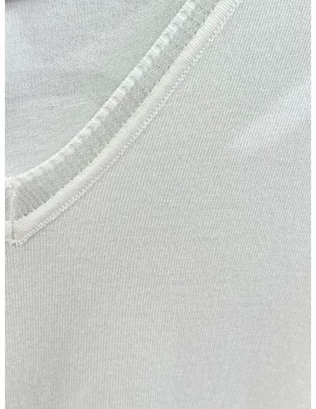 Jersey fino cuello pico con ribete a contraste