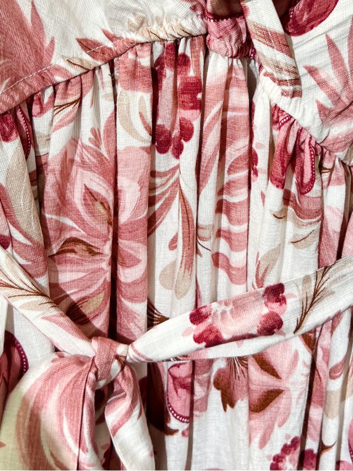 Vestido largo estampado floral cruzado con manga volante