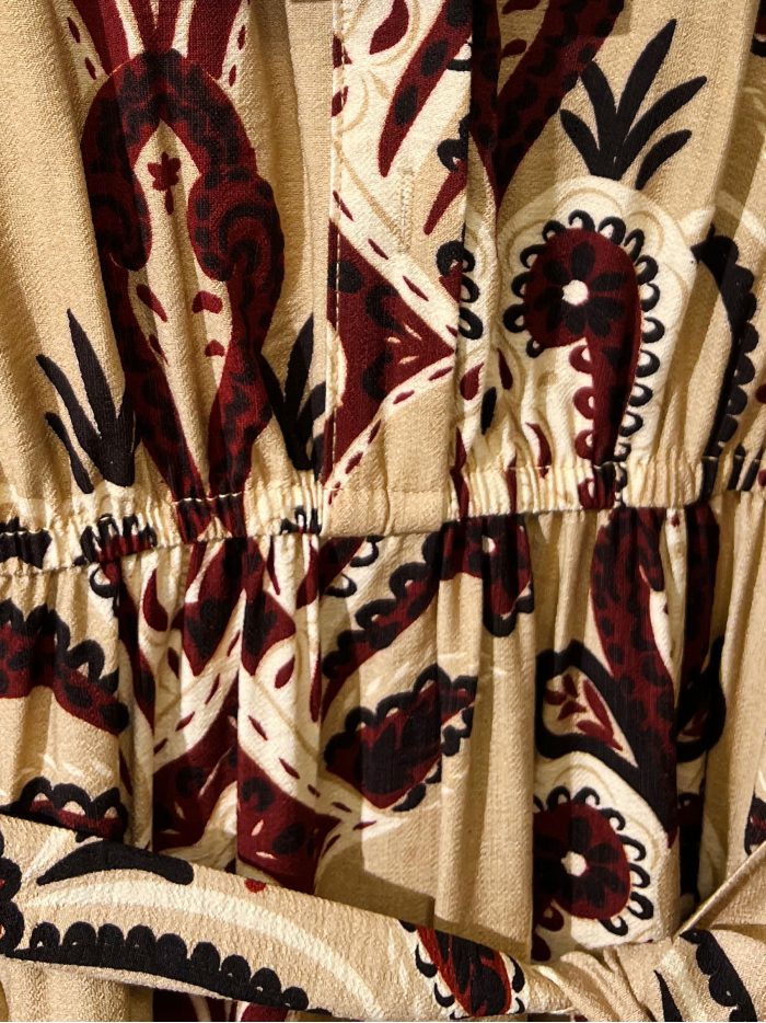 Vestido largo camisero estampado paisley con cinturón