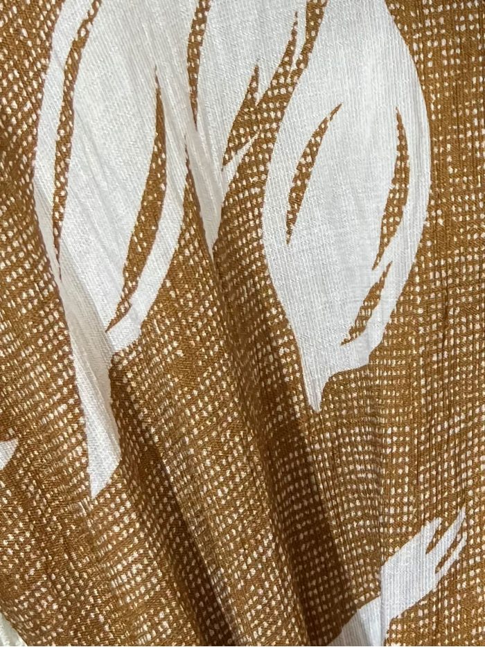 Vestido largo camisero estampado de hojas con cinturón