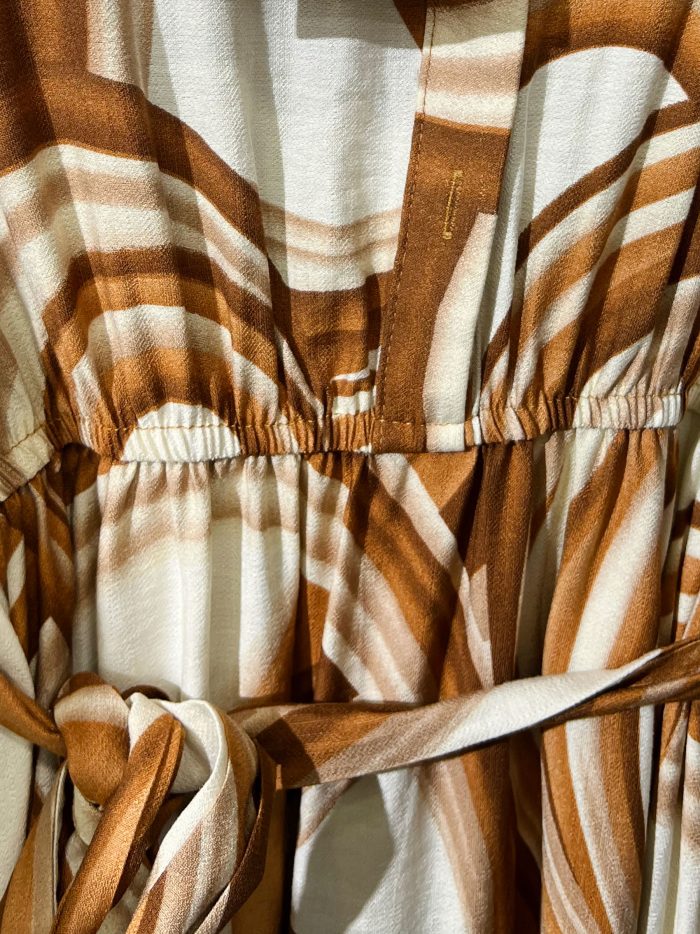 Vestido largo camisero estampado swirl con cinturón