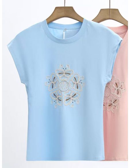 T-Shirt mit Blumenstickerei