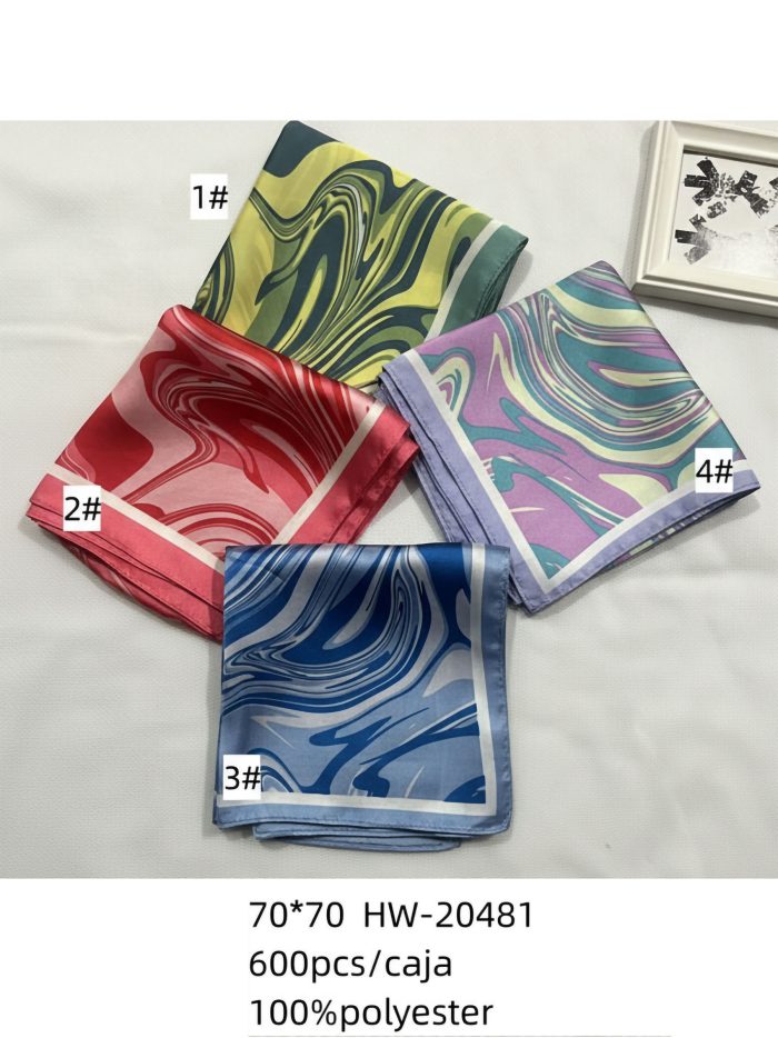 Lenço quadrado com efeito seda e estampa marmorizada.