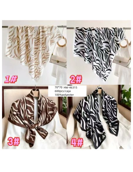 Lenço quadrado com estampa de zebra e efeito seda.