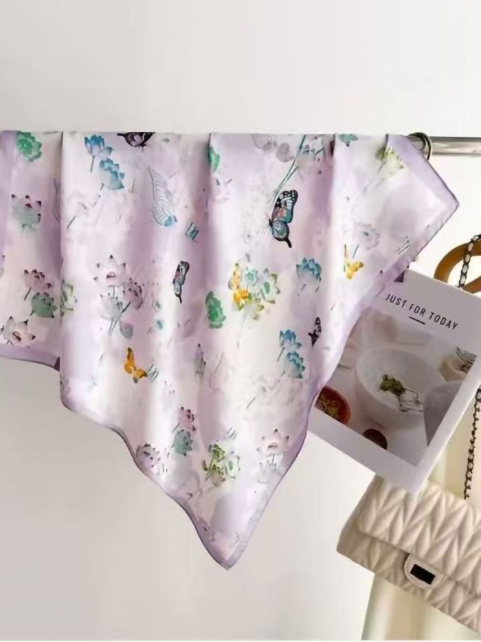 Pañuelo efecto seda cuadrado estampado mariposas