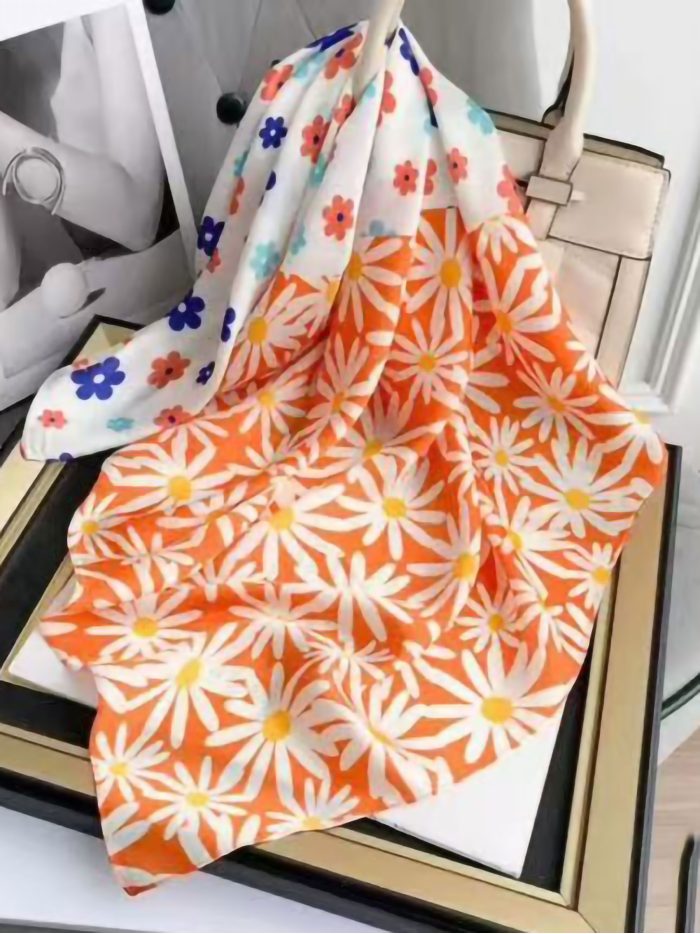 Pañuelo efecto seda cuadrado estampado margaritas