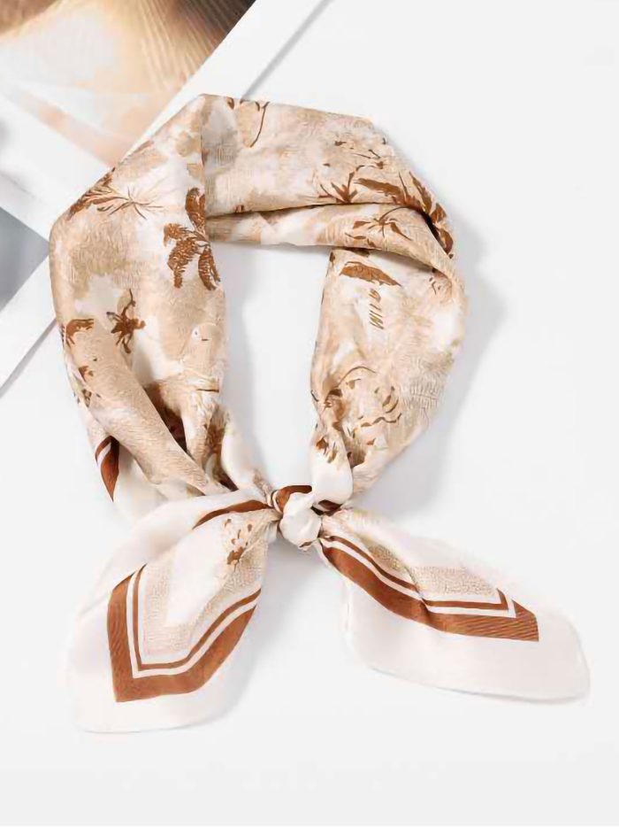 Pañuelo efecto seda cuadrado estampado jungla