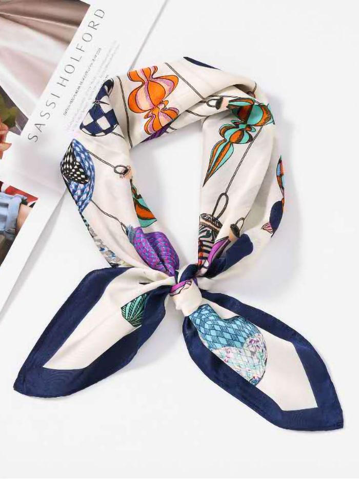 Pañuelo efecto seda cuadrado estampado farolillos