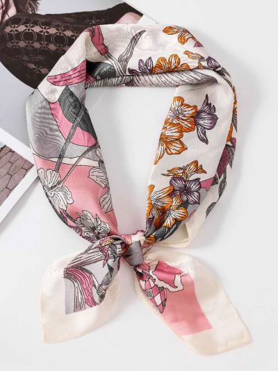 Pañuelo efecto seda cuadrado floral campestre