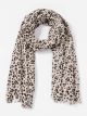 Lenço com estampa animal e detalhes dourados.
