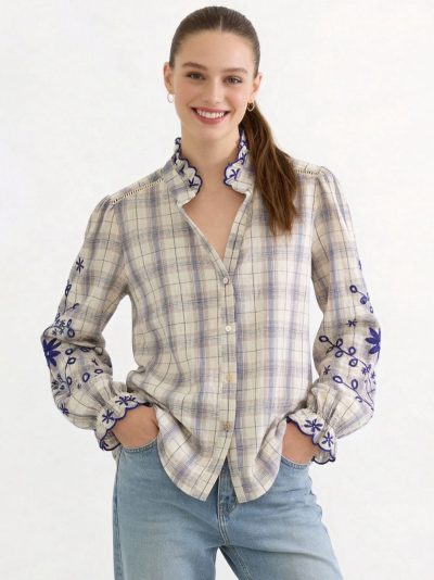 Blusa xadrez com bordado floral