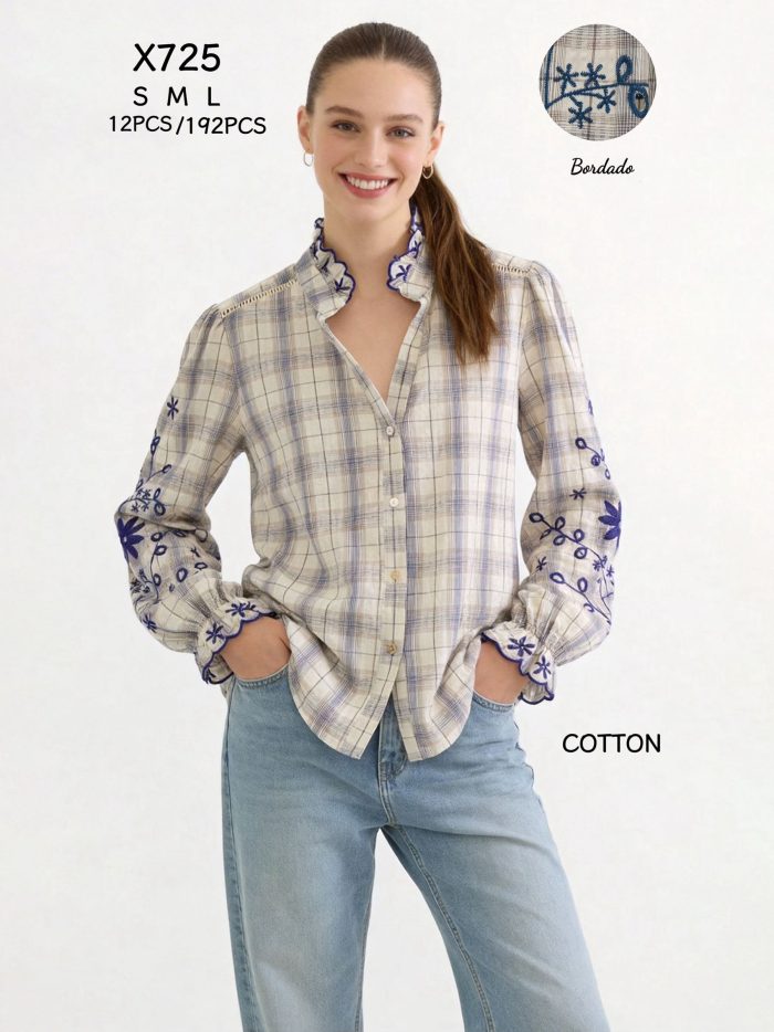 Blusa de cuadros con bordado floral