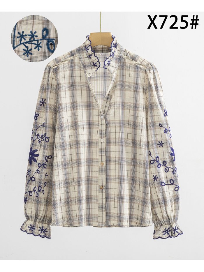Blusa de cuadros con bordado floral