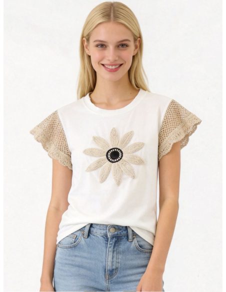 Maglietta con fiore all'uncinetto