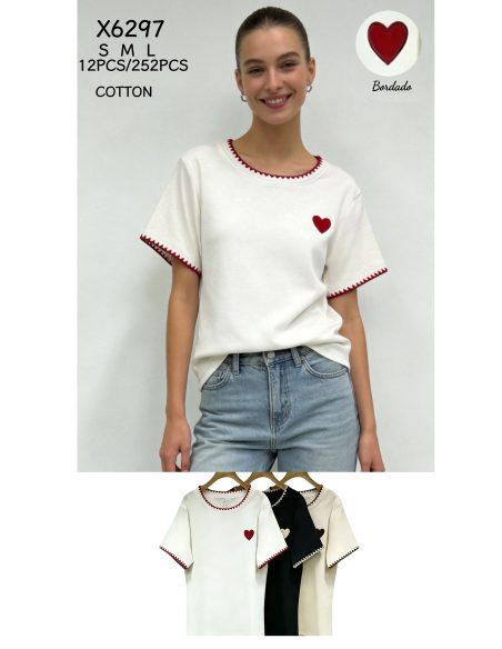 Camiseta con corazón bordado