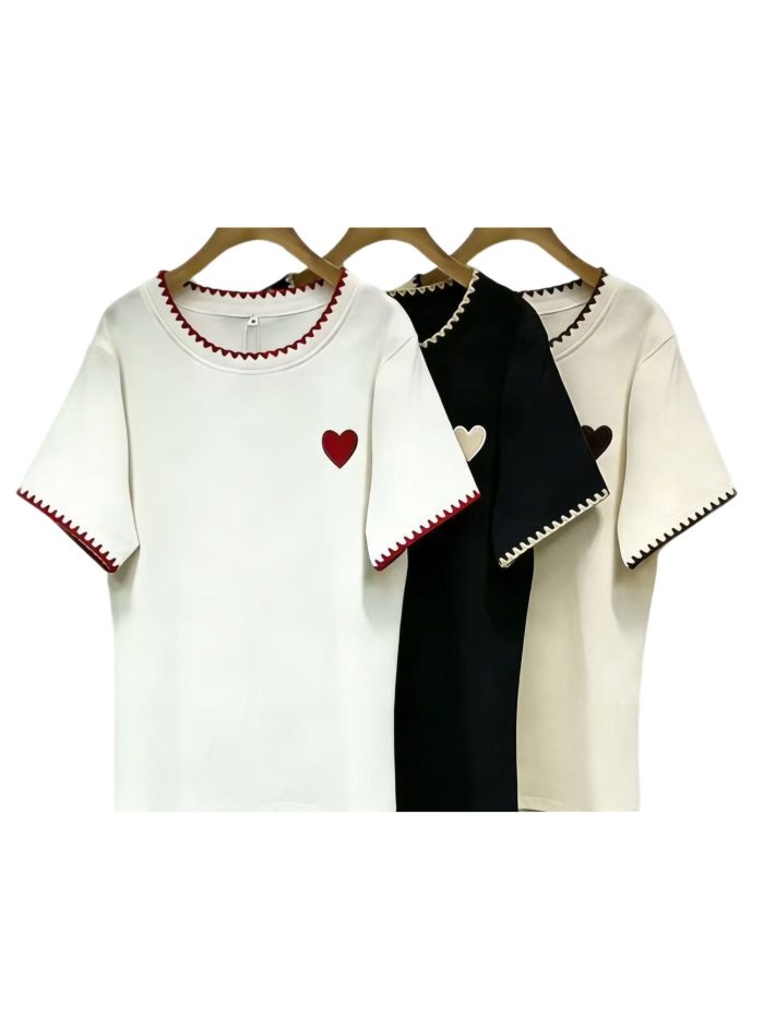 Camiseta con corazón bordado