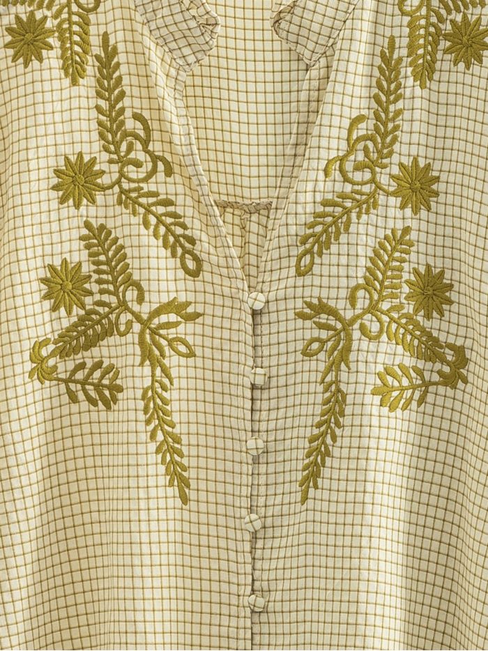 Vichy-Bluse mit botanischer Stickerei