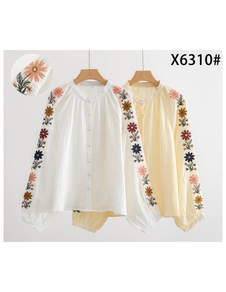 Blusa bordada de flores