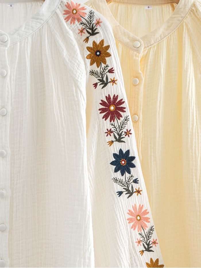 Blusa bordada de flores