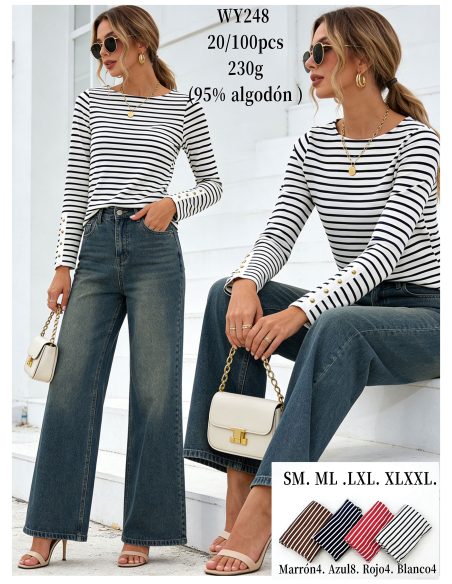 T-shirt rayé avec boutons dorés sur les manches