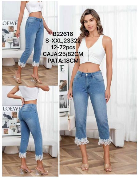 Jeans pirata strass con encaje