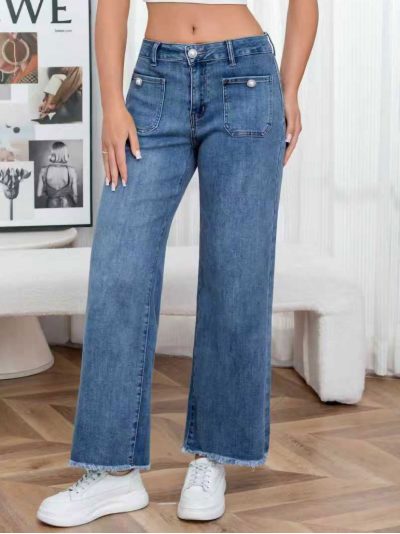 Jeans wide-leg con botones de perlas