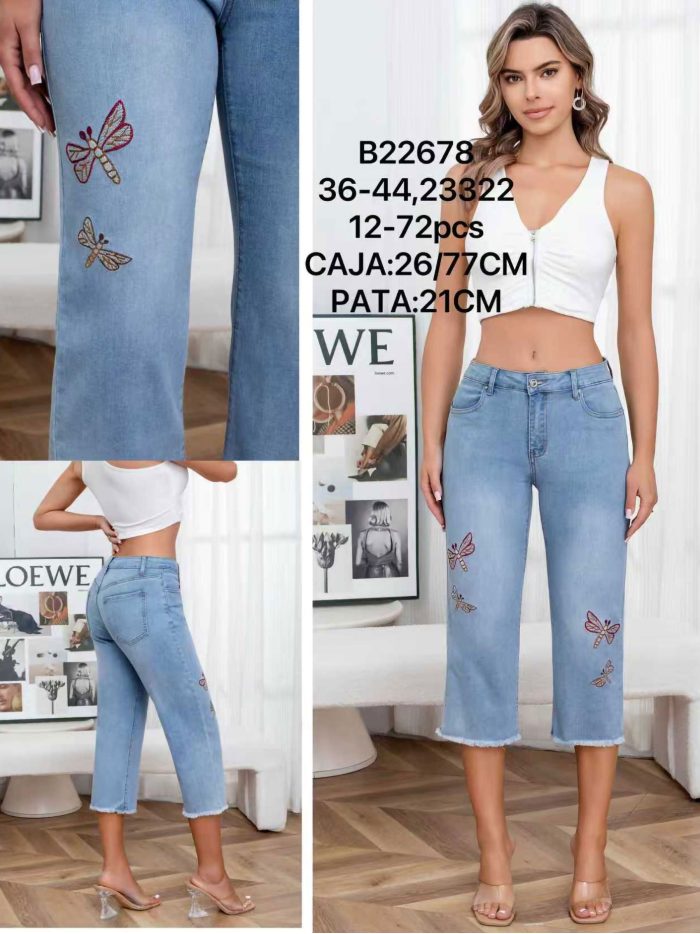 Jeans pirata bordados con libélulas