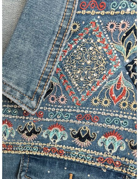 Chaqueta denim bordada boho