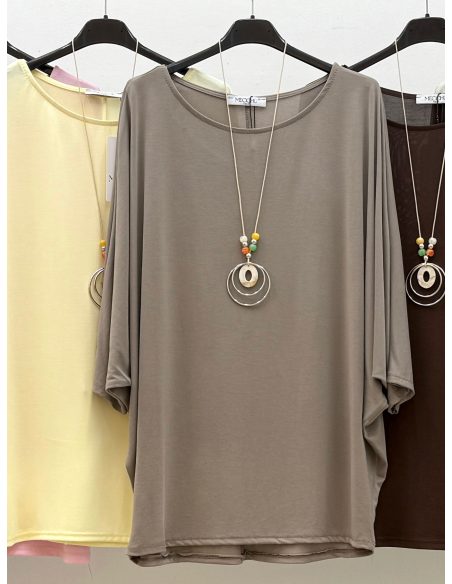 Blusa solta com gola