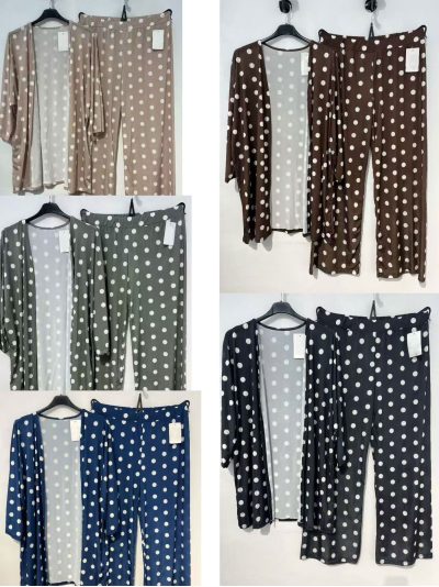 Conjunto de lycra kimono lunares y pantalón 2