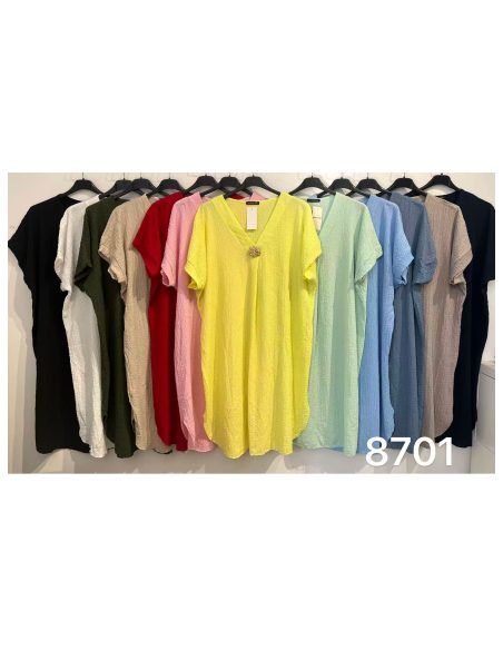 Vestido amplio textura botón joya