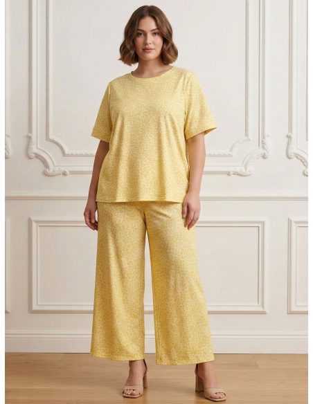 Conjunto de camiseta amplia animal print y pantalón