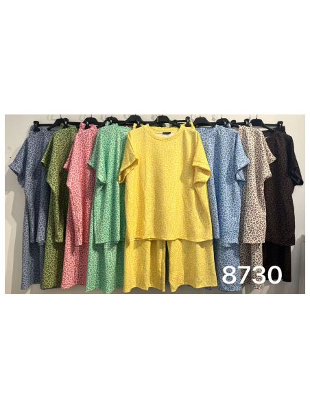 Conjunto de camiseta amplia animal print y pantalón