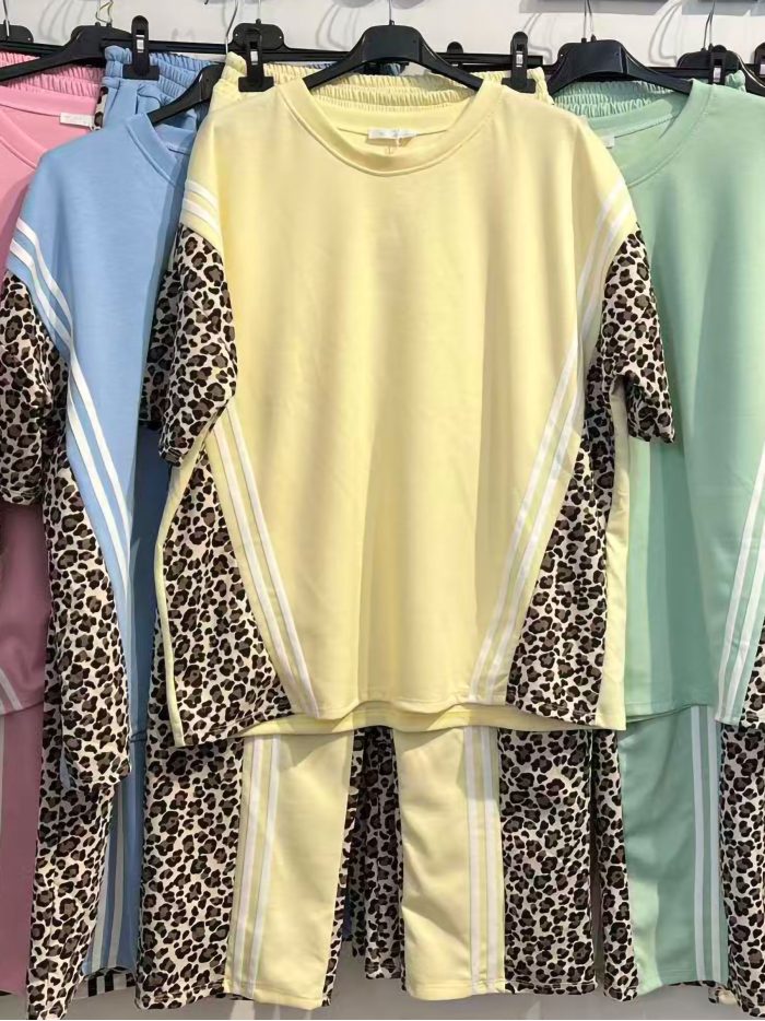 Conjunto sudadera oversize animal print y pantalón