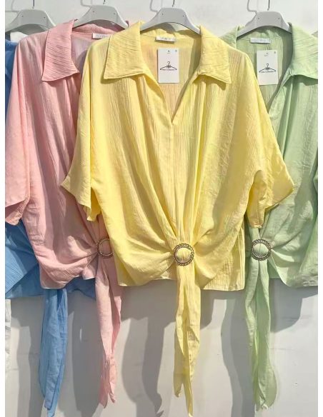 Chemisier à nœud avec bague