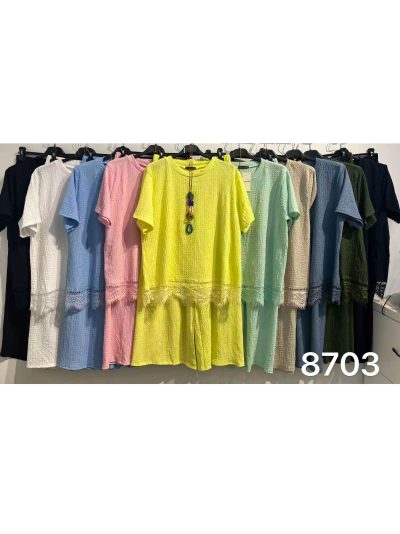 Conjunto blusa textura con encaje y pantalón 2