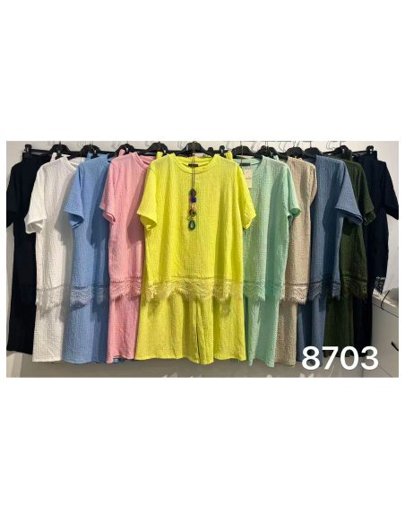 Conjunto blusa textura con encaje y pantalón